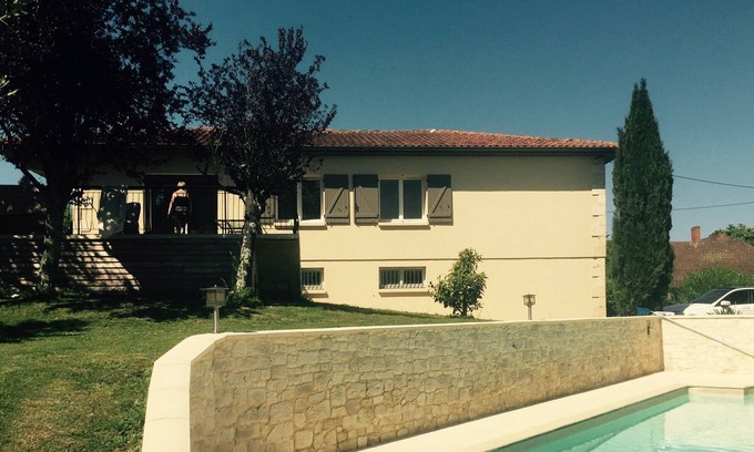 Ordan-Larroque House | Detached house with pool on 2640 M2 of land.