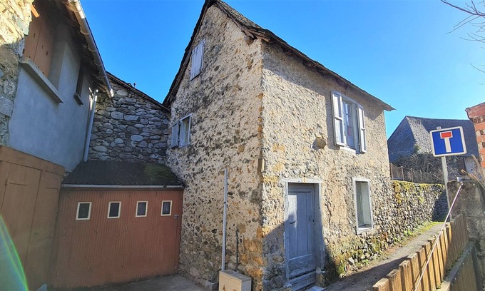 Balagueres House | Detached private house with direct access to the Pyreneees
