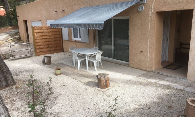 Velaux House | Detached villa for 6 in the pine forest near Aix