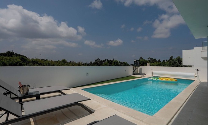 Coto Villa | Detached Villa w/Outdoor Kitchen & Private Swimming Pool near City & Beach