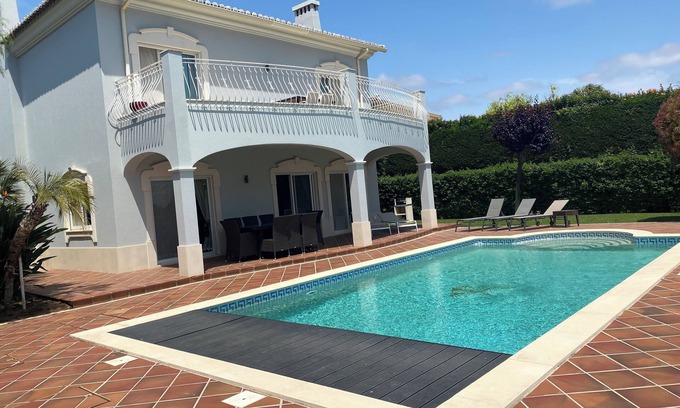 Lagos Villa | Detached villa with pool overlooking golf course, near Lagos centre, wifi.
