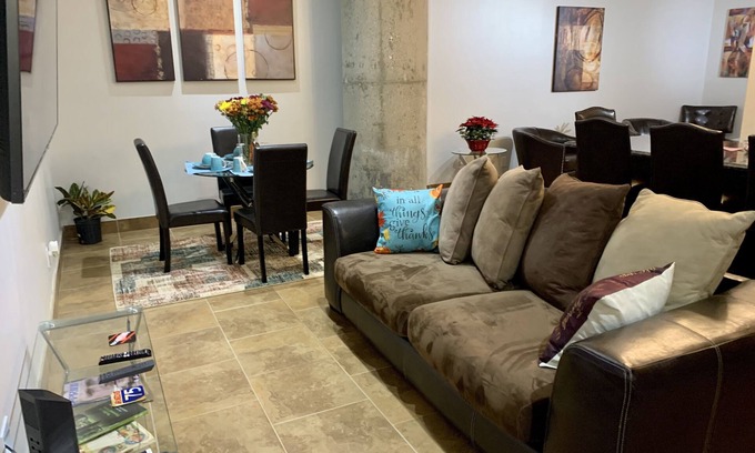 Detroit Condo | Detroit Luxury King Size Loft W/A lot of Amenities & Game Room (Near Downtown)