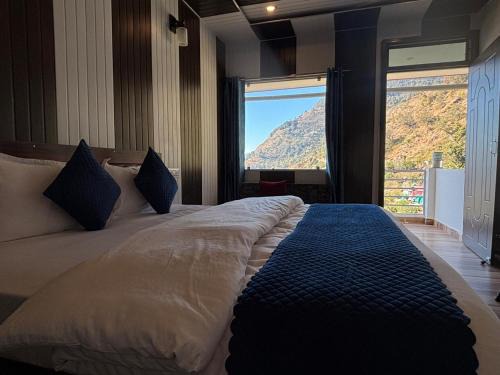 Dugalbitta House | Devariya Guest House