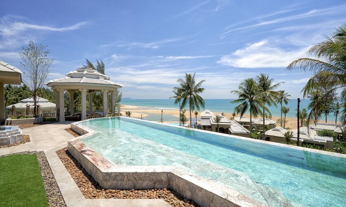 Khuk Khak Beach Hotel | Devasom Khao Lak Beach Resort & Villas