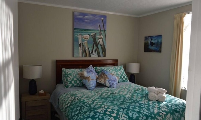 Tauranga House | Devon Cottage NZ - a home away from home, a 10 mins away from the beach