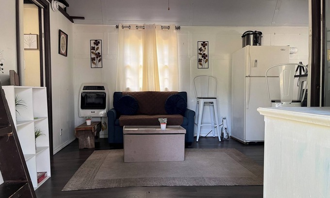 Spiro Cabin | Dew's Cabin is just 10 minutes from Fort Smith, Arkansas.