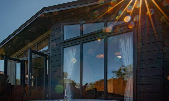 Penally House | Dewin Bach - Luxury Lodge Hot Tub Close to Beach
