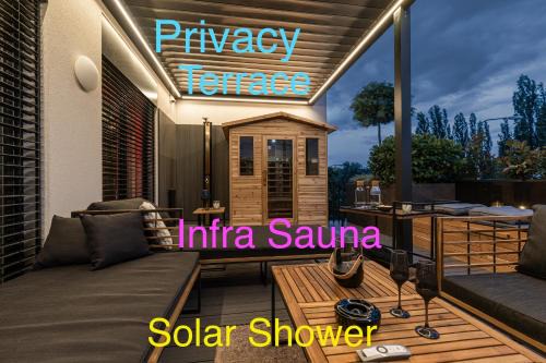 Brno-stred Apartment | DH Private Flowers Terrace and Sauna Luxury Apartment 2kk, 2x SmartTV-NETFLIX, Free Parking, Gym