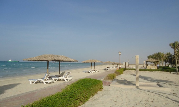 Jebel Dhanna Hotel | Dhafra Beach Hotel