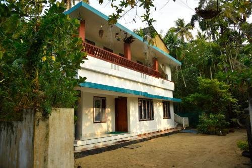 Kuzhuppilly House | Dhakshina Homestay