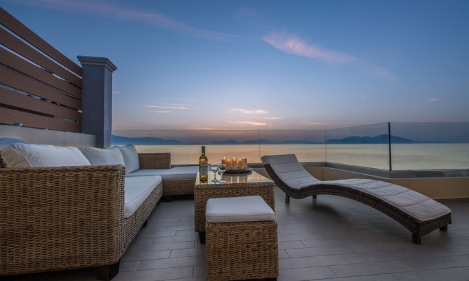 Kato Diminio Apartment | Diamante beachfront suite B