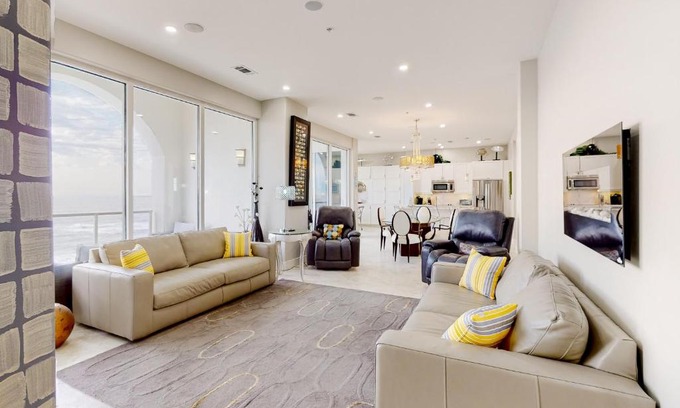 Galveston Apartment | Diamond Beach Crown Jewel- #714
