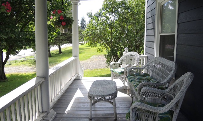 Cooperstown House | Diamond Dreams, Very close to Dreams Park, Recent update, fire pit, large yard