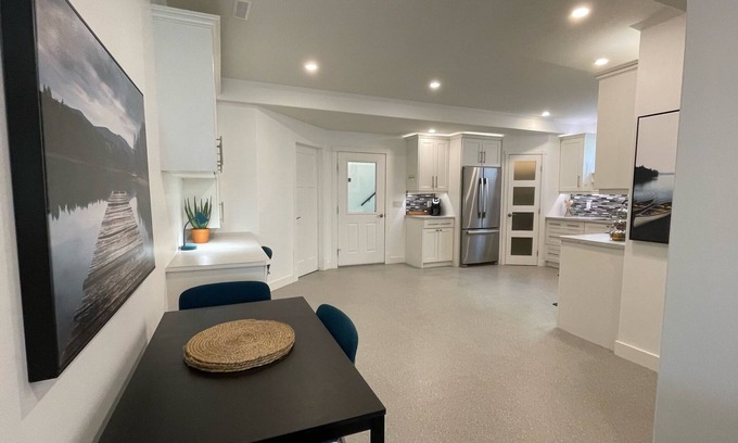 Black Diamond Apartment | Diamond In The Valley Suite, your gateway to adventure!