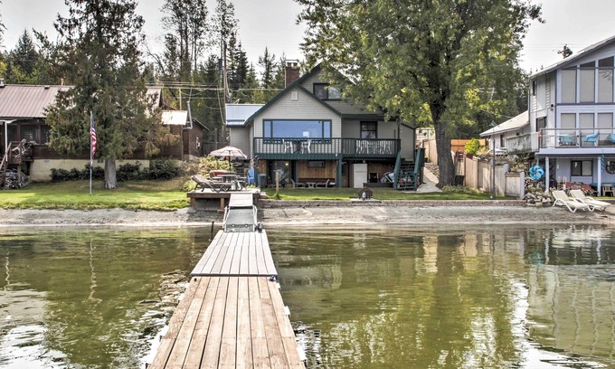 Diamond Lake House | Diamond Lake Home w/Dock Close to 2 Ski Resorts!