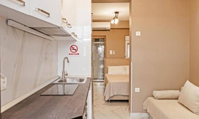 Perea Apartment | Diamond & Pearl Deluxe Smart Studios