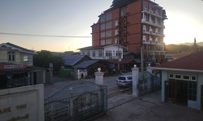 Nyaungshwe House | Diamond Star Guest House
