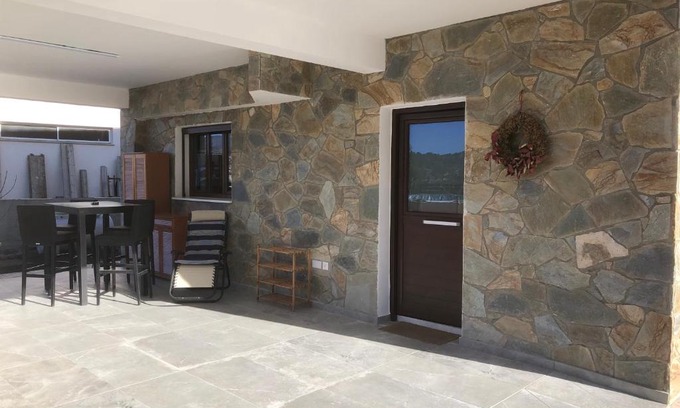 Vasa Koilaniou House | DIAMOND Stone Wooden Guest House