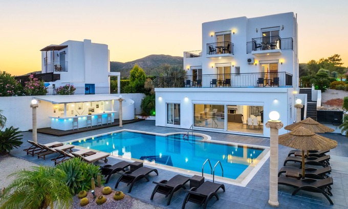 Gennadi Villa | Diamond Villa