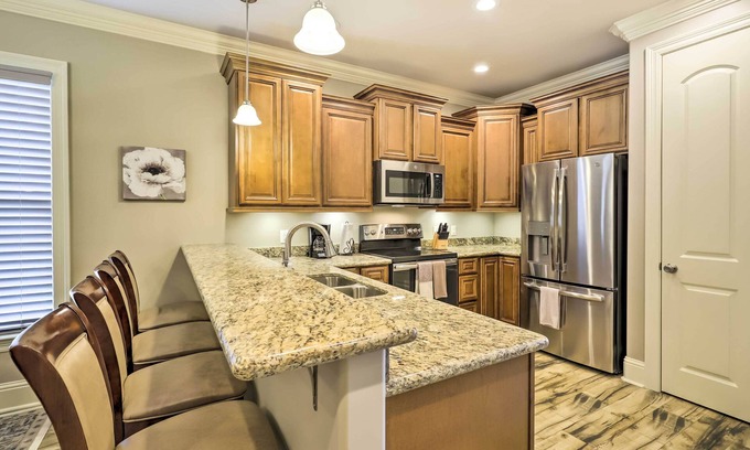 Diamondhead Condo | Diamondhead Condo - Marina, Pool Access & Golfing!