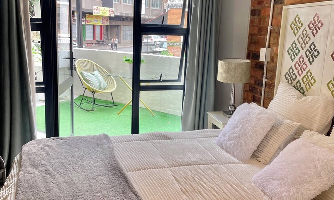 Downtown Johannesburg Apartment | Diamond’s Apartment