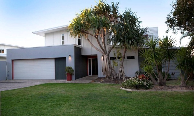 Dicky Beach House | Dicky Beach Retreat
