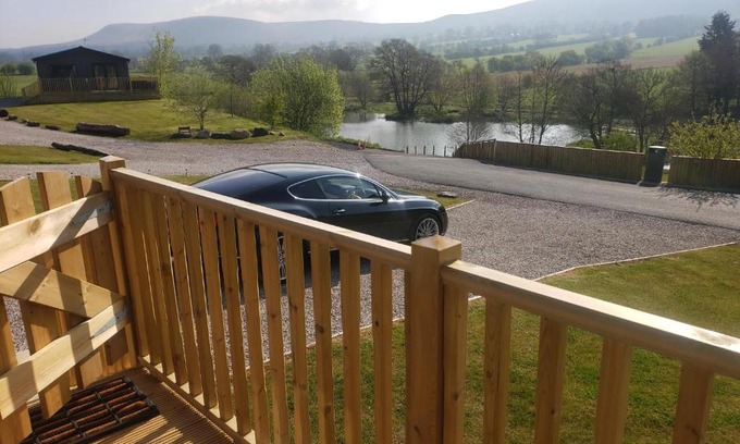 Fence Cabin | Diddly Squat Lodge