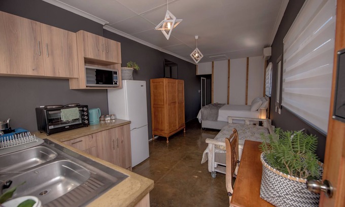 Langenhoven Park House | Die Moerbeiboom