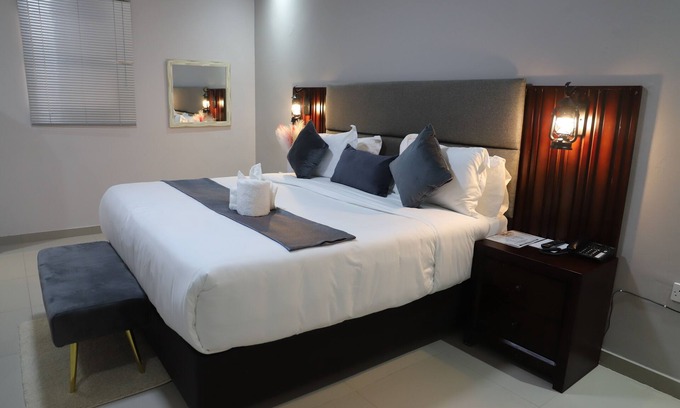 Tshabong Hotel | Dikukama Executive Hotel