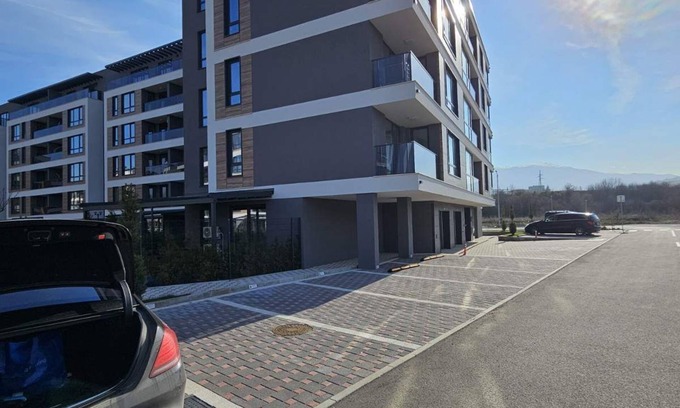 Pernik Apartment | Dilyanka Apartments top location Ferienwohnung mit Terrasse