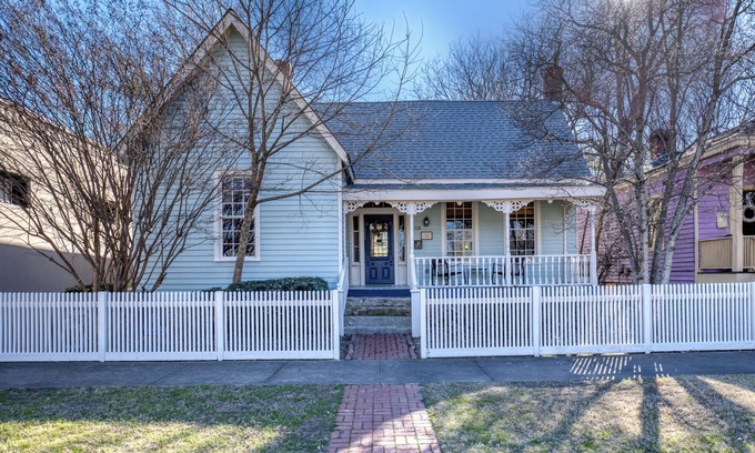 Columbus House | Dimon Cottage, Suite A