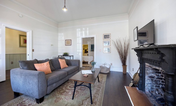 Columbus House | Dimon Cottage, Suite B