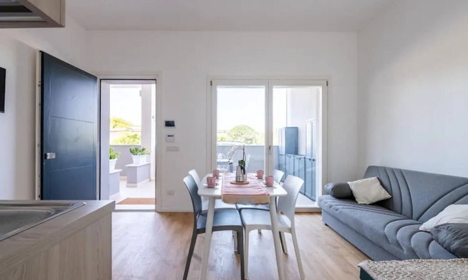 Municipio 1 Apartment | Dimora Anna - Beachfront Apartment