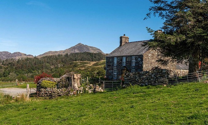 Penrhyndeudraeth Cottage | Dinas - Three Bedroom Cottage, Sleeps 4