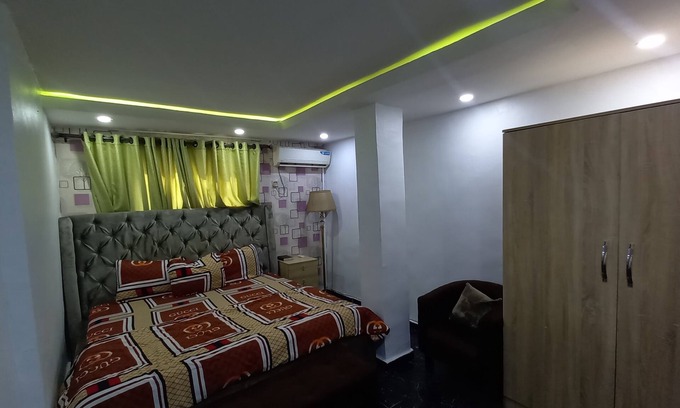 Surulere Apartment | Dinero Emerald Apartment - Surulere