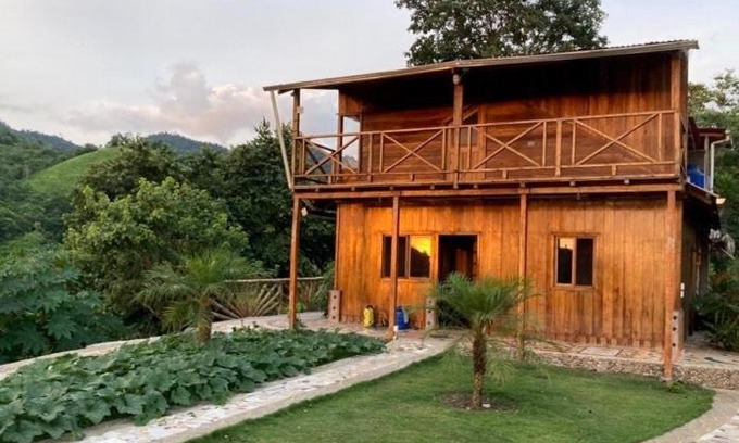 Flavio Alfaro Cabin | Diosa de la Montaña
