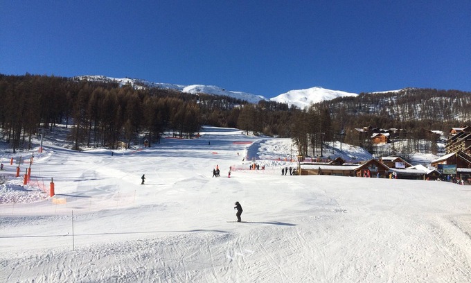 Puy-Saint-Vincent Apartment | Direct access to the slopes, 6-bed apartment with balcony south of resort 1600