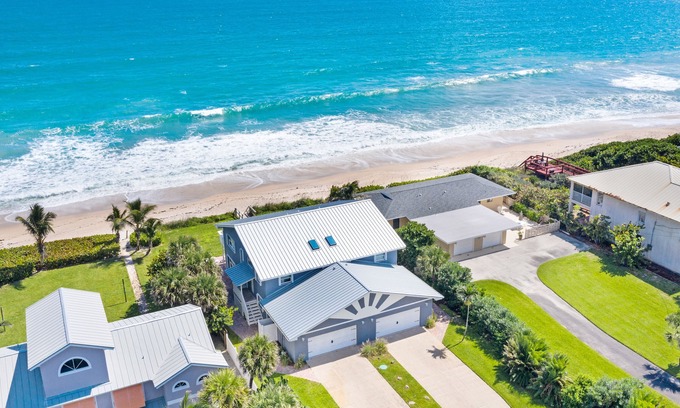 Floridana Beach House | Direct Oceanfront Heavenly Retreat/FULLY LICENSED