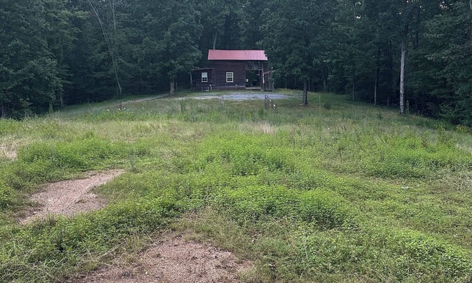 Ashley Oaks Cabin | Direct Windrock trail access Breathtaking views right from your bedroom sleeps 4
