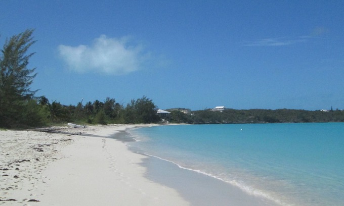 Great Exuma Condo | DIRECTLY on HOOPERS BAY BEACHFRONT CONDO 3bed/3Bath and STARLINK fast WIFI