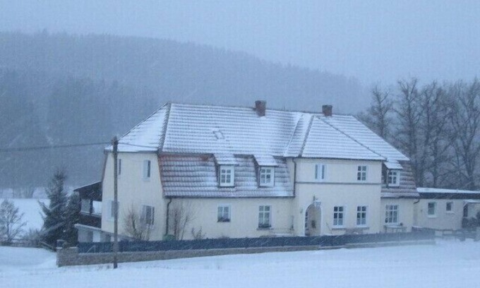 Glindfeld Apartment | * Directly on the river with a mountain view in the ROTHAARGEBIRGE in the SAUERLAND near WINTERBERG*.