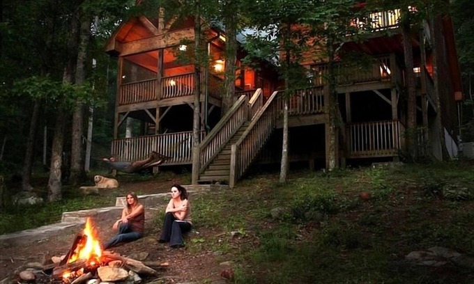 Demorest House | Discount June 21-28! Luxury River House, hot tub, kayaks, fire pit, dogs OK
