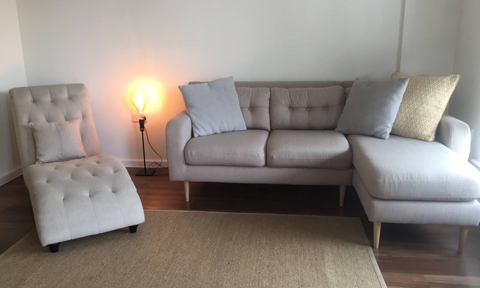 South Acton Apartment | DISCOUNT - Large, modern 1 Bedroom Flat w/Balcony close to transport
