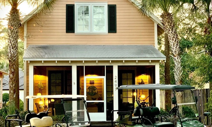 Sandestin House | DISCOUNTED! ~Screened Porch~Free Activities! 2 GOLF CARTS*, Pet Friendly,POOL