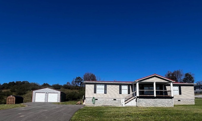 Bluewell House | Discover Absolute Retreats — Where Memories Are Made