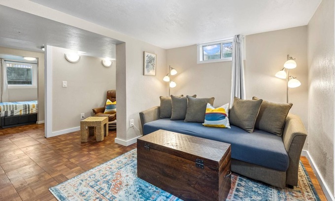 North End Apartment | Discover Boise's Vibrant NorthEnd with your Dog from Cozy Historic Unit Only 2 Blocks to Hyde Park
