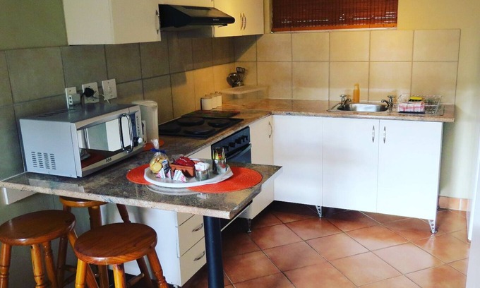 Parow North Apartment | Discover Cape Town - a Home from home