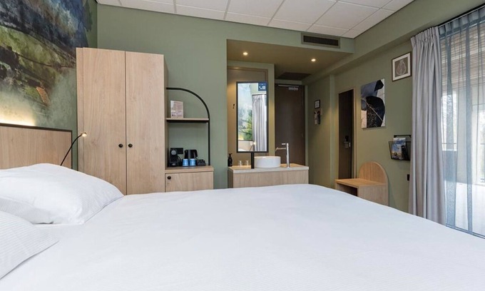 Marknesse Hotel | Discover Dutch Nature from Modern Marknesse Hotel Near Fashio Outlet - 2 Units