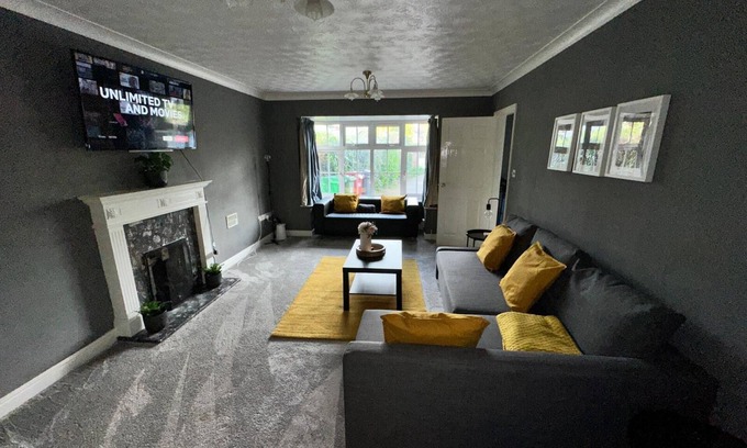 Bray on Thames House | Discover Heaven's Way Heathrow: 25% Off! Near Windsor Castle, Legoland, Windsor!