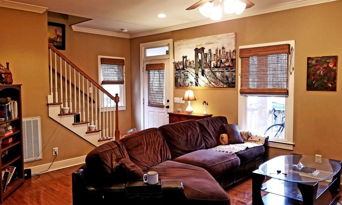 Hope Gardens House | Discover Music City! Just a quick 3-min drive from Broadway.